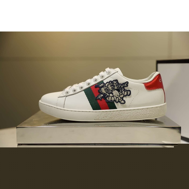 G*u*i casual shoes